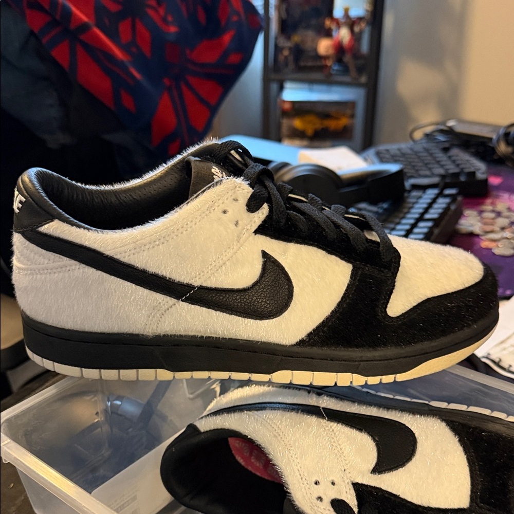 Nike Black and White Low-Top Sneakers